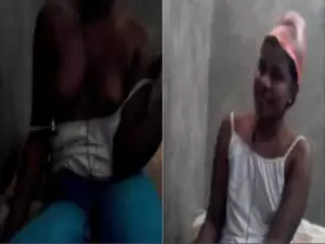 Today Exclusive – Cute Lankan Girl Shows her Boobs and Bathing Part 2