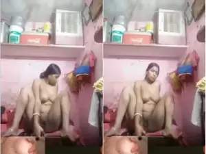 Today Exclusive –Horny Desi Bhabhi Shows her Boobs and Masturbating Part 7