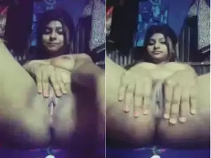 Today Exclusive – Cute Desi Girl Shows her Boobs and Pussy