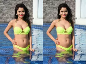 Today Exclusive –  Gehana Vashisth Getting Horny with Friend