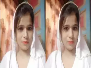 Today Exclusive – Desi Village Girl Shows Her Boobs On Video Call part 4