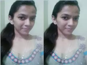 Today Exclusive –  Sexy Indian Girl Shows Her Boobs