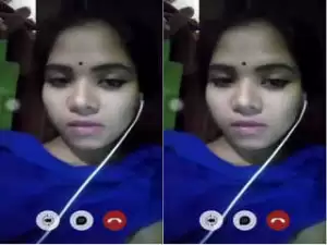 Today Exclusive – Horny Desi Girl Shows Boobs and Fingering On Video Call