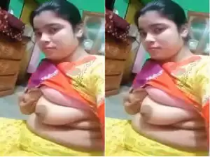 Today Exclusive – Horny Bangla Boudi Shows her boobs and Pussy Part 1