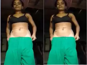 Today Exclusive – Desi Village Girl Shows her Boobs and Pussy TO Lover On VC Part 1