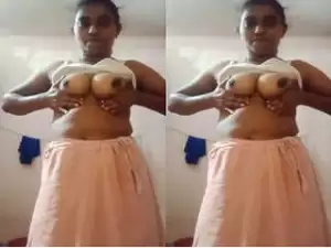Today Exclusive – Desi Bhabhi Shows Nude Body and Bathing Part 2