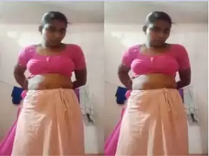 Today Exclusive – Desi Bhabhi Shows Nude Body and Bathing Part 3