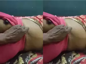 Today Exclusive – Desi Bhabhi Boobs Video Record By Hubby