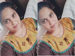 Today Exclusive –  Sexy Desi Bhabhi Show’s Boobs and Pussy