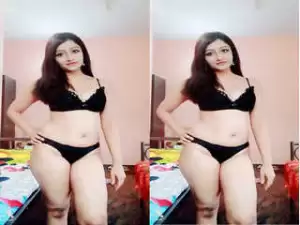 Today Exclusive – Horny Indian girl Bathing and Fingering Part 1
