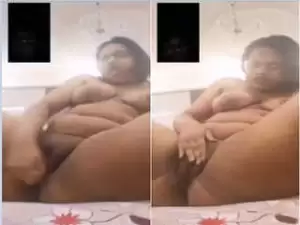 Today Exclusive – Horny Desi Girl  Masturbating
