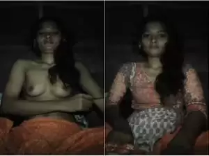 Today Exclusive – Horny Village Bhabhi Shows boobs and Fingering