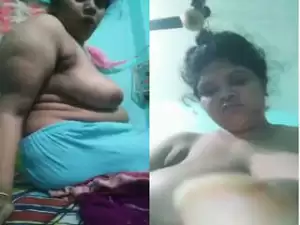 Today Exclusive –  Desi BBW Bhabhi Shows Her Boobs