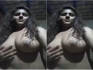 Today Exclusive – Desi Girl Shows Her Big Boobs