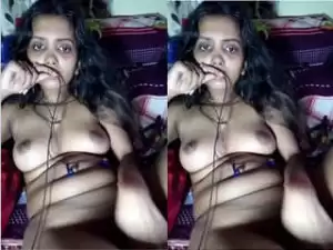 Today Exclusive – Horny paid Girl Shows her Boobs and Pussy