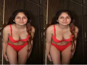 Today Exclusive –Paki Couple Bathing