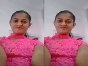 Today Exclusive –Cute Lankan Girl Shows her Boobs