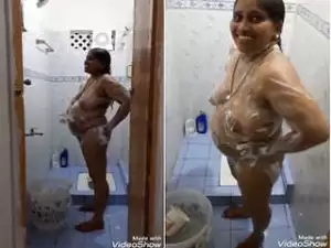 Today Exclusive – Desi Wife Nude Video Record By Hubby Part 1