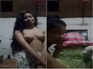 Today Exclusive –Desi Shy Girl Shows her Boobs On Vc Part 1