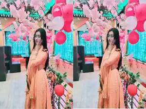 Today Exclusive –Cute Desi Girl Shows her Boobs on Vc Part 1
