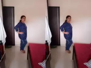 Today Exclusive -Most Demanded Priya Bhabhi Fucking With Hubby Friend