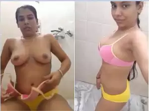 Today Exclusive -Cute Desi Girl Ritu Shows Her Boobs and Pussy