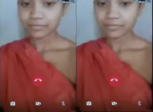 Today Exclusive – Desi Girl Shows her Pussy