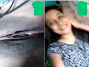 Today Exclusive -Cute Desi girl Shows Her Pussy