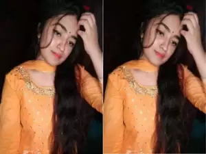 Today Exclusive – Horny Indian Girl Showing Her Boobs Part 2