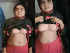Today Exclusive – Sexy Paki Girl Shows Her Boobs and Pussy