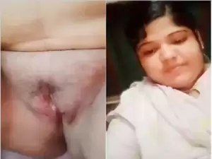 Today Exclusive – Horny Bangla Boudi Shows Her  Pussy