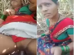 Today Exclusive – Desi Village Bhabhi Romance and Fucked By Lover  Part 1