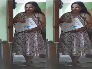 Today Exclusive – Desi Bhabhi Blowjob and Ridding Dick