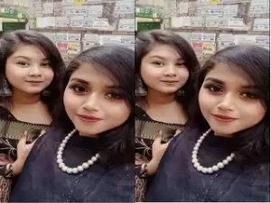 Today Exclusive -Cute Desi Girl Shows her Boobs