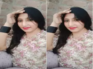 Today Exclusive -Cute Paki Girl Shows her Boobs On VC