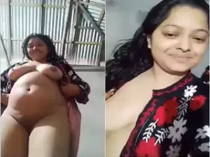 Today Exclusive -Desi Boudi Shows he Boobs and Pussy On Vc