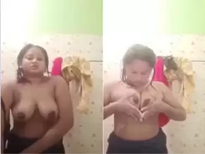 Today Exclusive -Desi Girl Shows Her Boobs and Pussy