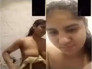Today Exclusive -Desi Village Girl Shows her Boobs and Pussy