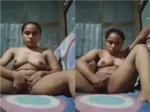 Today Exclusive -Horny Desi Girl Fingering