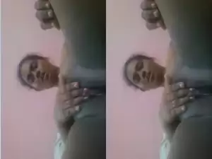 Today Exclusive – Tamil Wife Shows her Boobs and Pussy