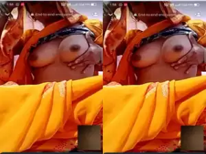 Today Exclusive -Desi Bhabhi Shows Her boobs and Pussy on Vc Part 1