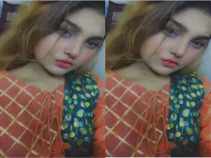 Today Exclusive – Super Hot Bangla girl Shows her Boobs