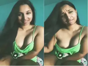 Today Exclusive -Cute Girl Shows Boob
