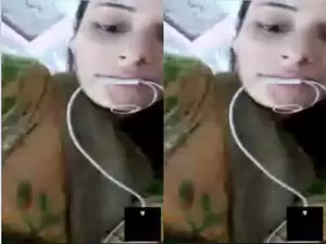 Today Exclusive -Desi village Girl  Shows her Boobs and Pussy part 2