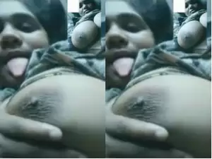 Today Exclusive –  Horny Bhabhi Shows her Big Boobs