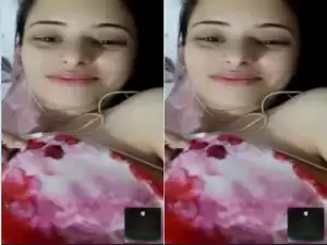 Today Exclusive – Cute Desi Girl Shows her Boobs and Masturbating Part 6