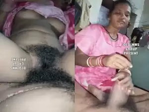 Today Exclusive -Desi Village Wife handjob and Fucked
