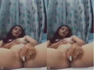 Today Exclusive -Cute Girl Masturbating