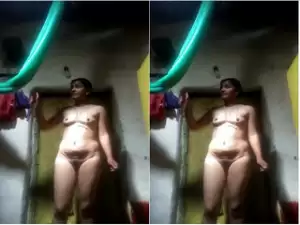 Today Exclusive -Desi Bhabhi Record her Nude Video For Lover