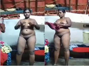 Today Exclusive -Tamil Bhabhi Wearing Cloths